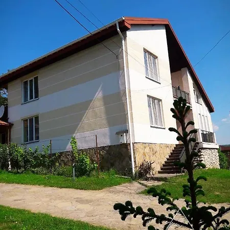 Lodge Садиба Лісковець *